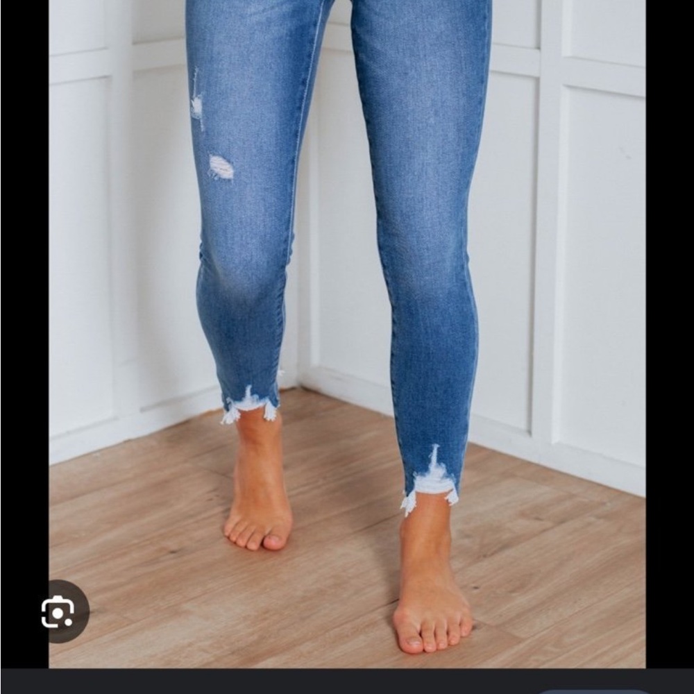 Alana KanCan NWT Skinny Distressed Ankle Jeans